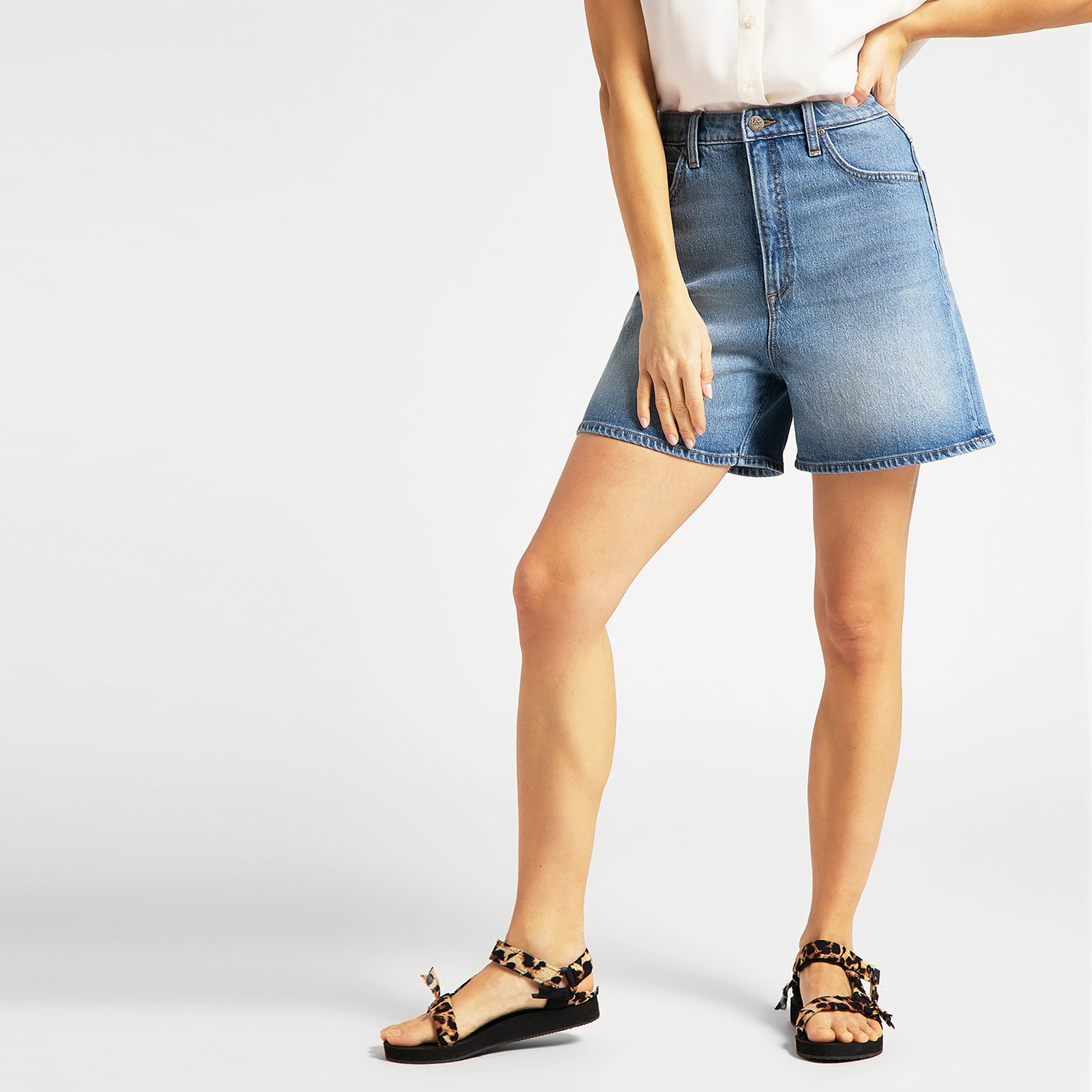 Lee-Stella-Short-Mid-Soho-9000075154_51925