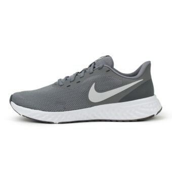 NIKE REVOLUTION 5