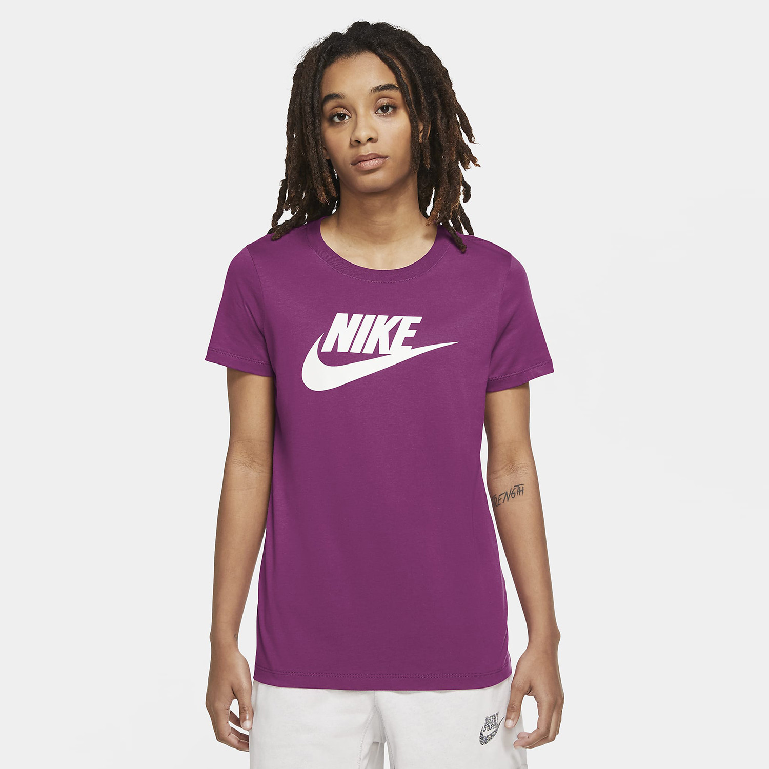 Nike-Sportswear-Essential-Γυναικείο-T-Shirt-9000055921_38906