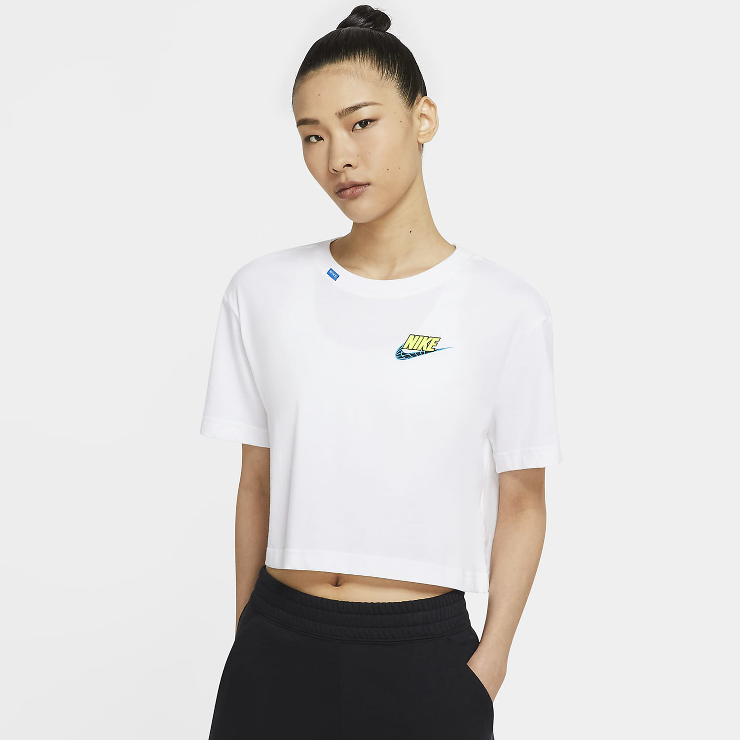 Nike-Sportswear-Worldwide-Γυναικείο-Crop-Top-9000056588_1539