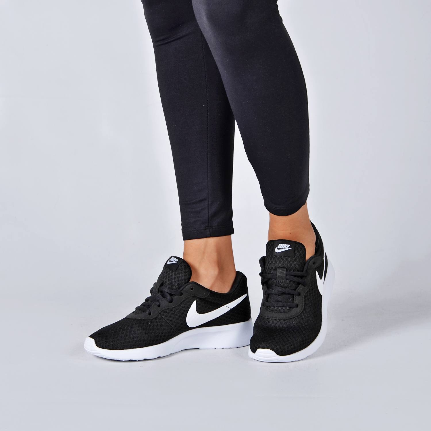 Nike-Tanjun-Γυναικεία-Παπούτσια-1080022197_1480