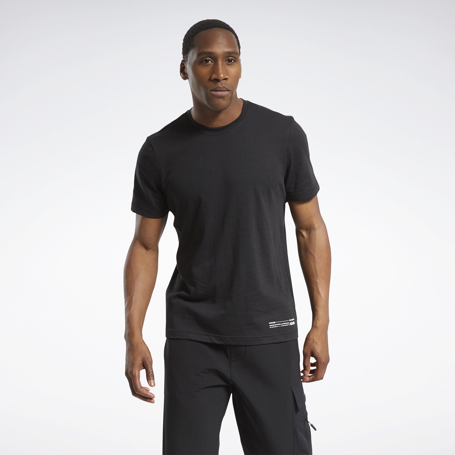 Reebok-Sport-Edgeworks-Graphic-Tee-Ανδρική-Κοντομάνικη-Μπλούζα-9000058333_1469