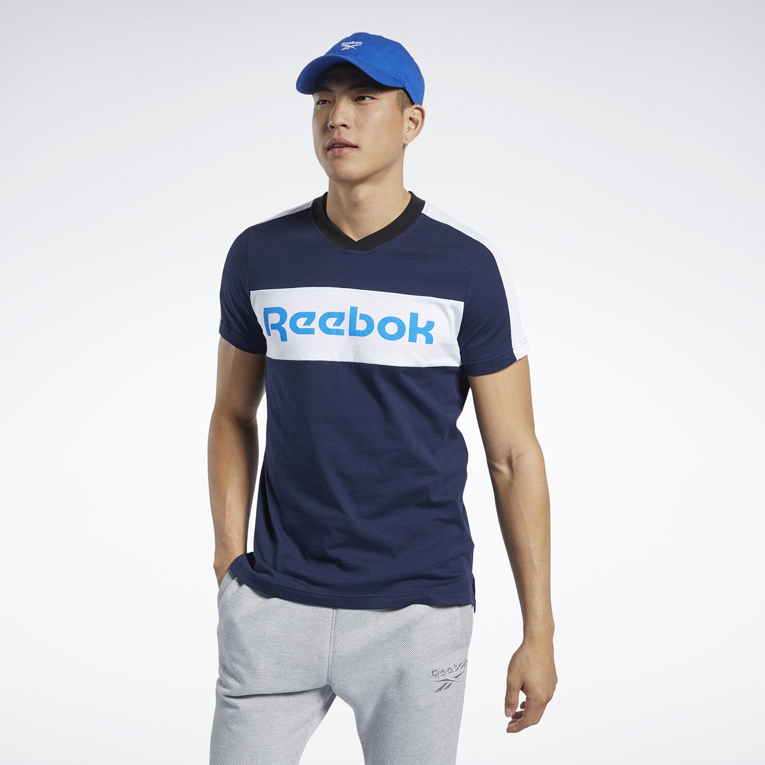 Reebok-Sport-Training-Essentials-Linear-Logo-Graphic-Ανδρική-Μπλούζα-9000057709_47263