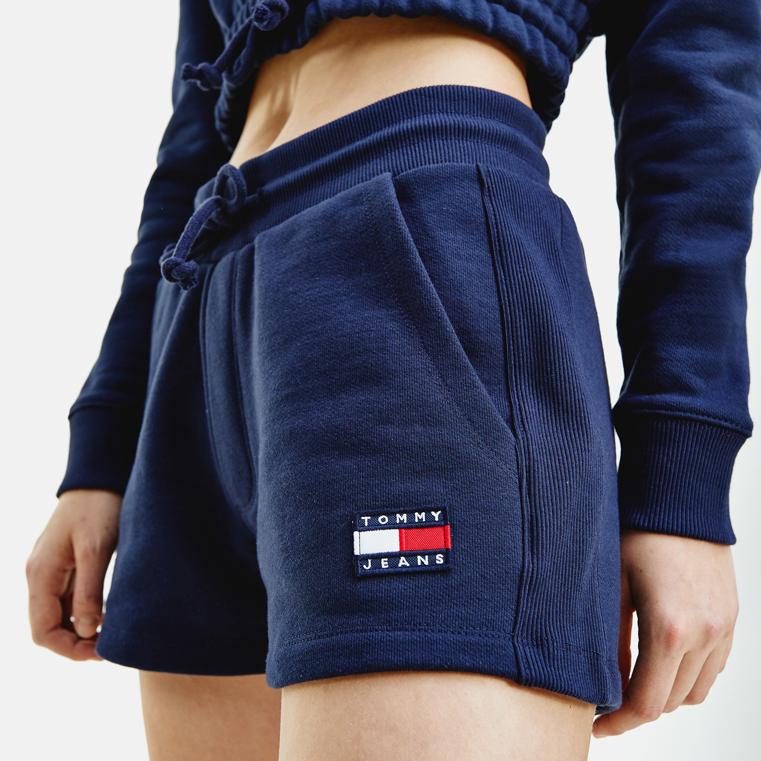 Tommy-Jeans-Badge-Γυναικείο-Σορτς-9000074840_45076