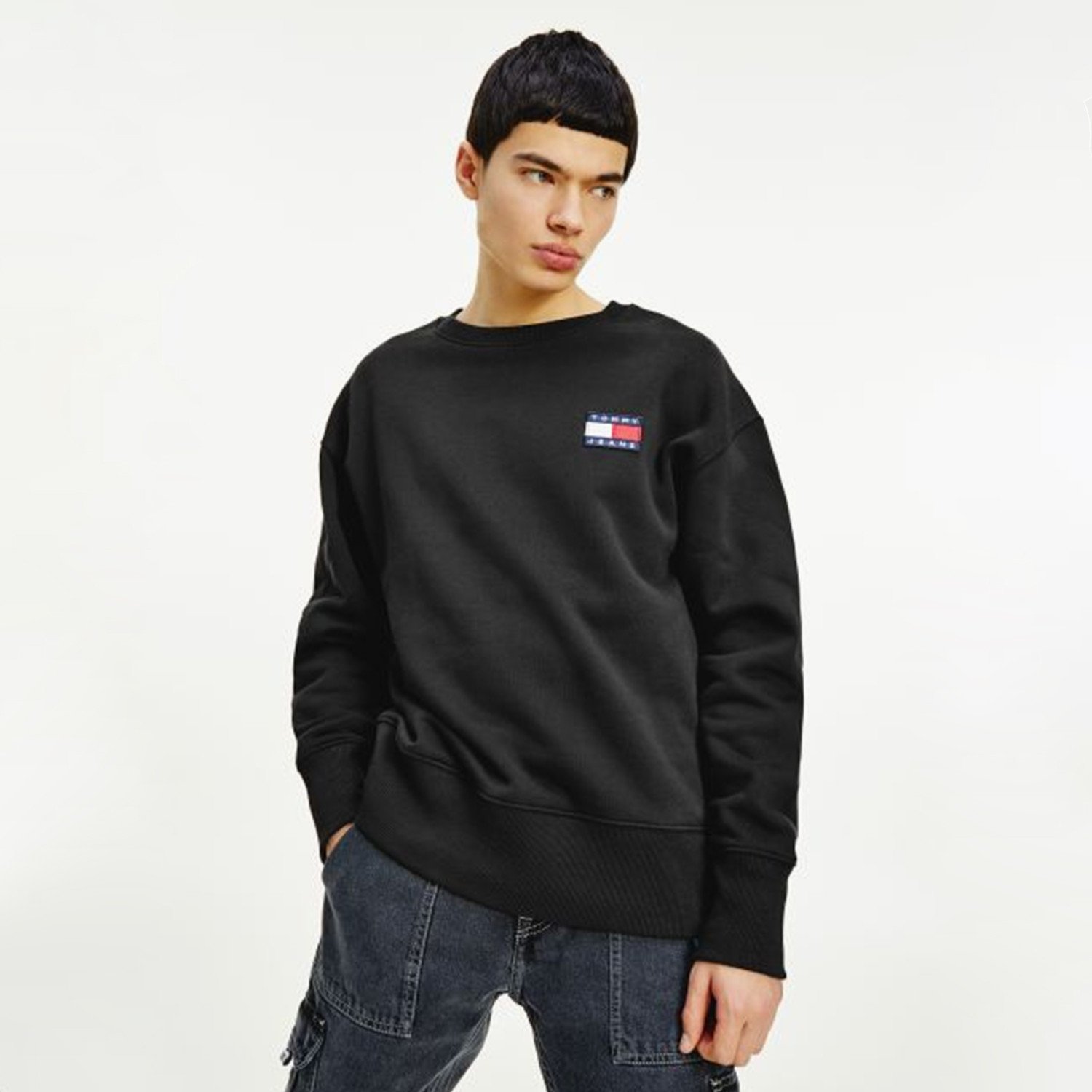 Tommy-Jeans-Tommy-Badge-Crew-Neck-Ανδρικό-Φούτερ-9000074963_1469