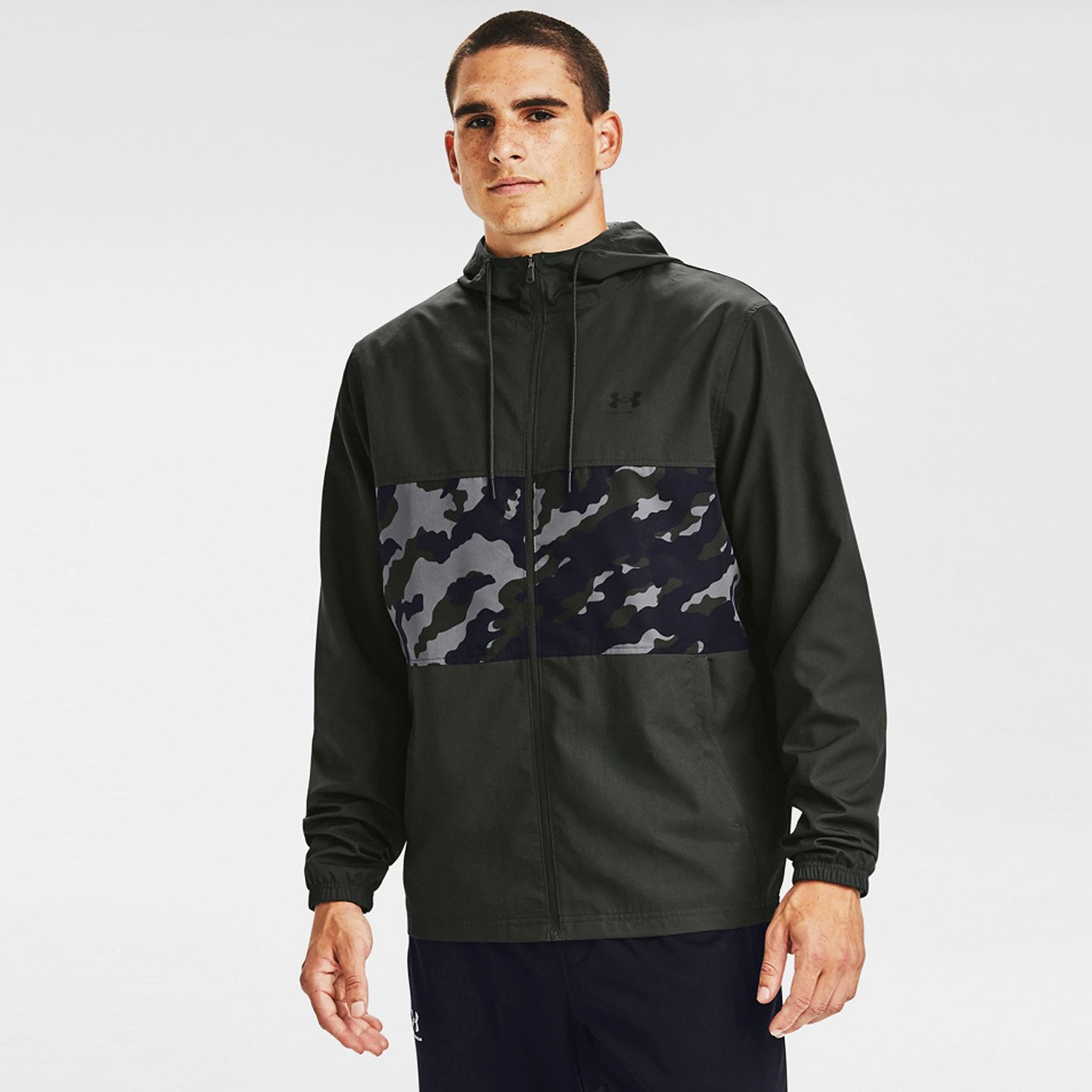 Under-Armour-Sportstyle-Wind-Camo-Ανδρικό-Αντιανεμικό-Μπουφάν-9000057413_47093