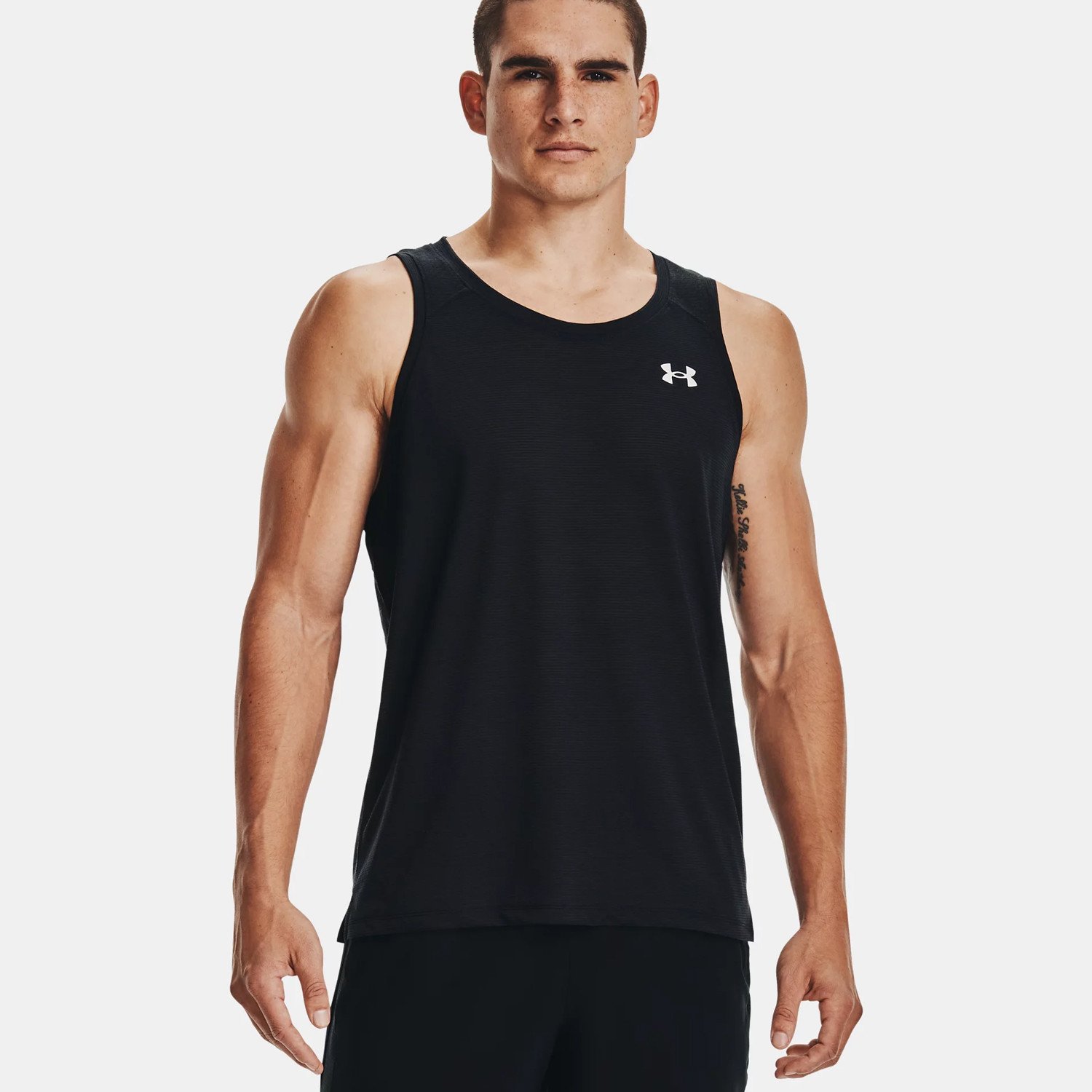 Under-Armour-Streaker-Singlet-9000070689_50793