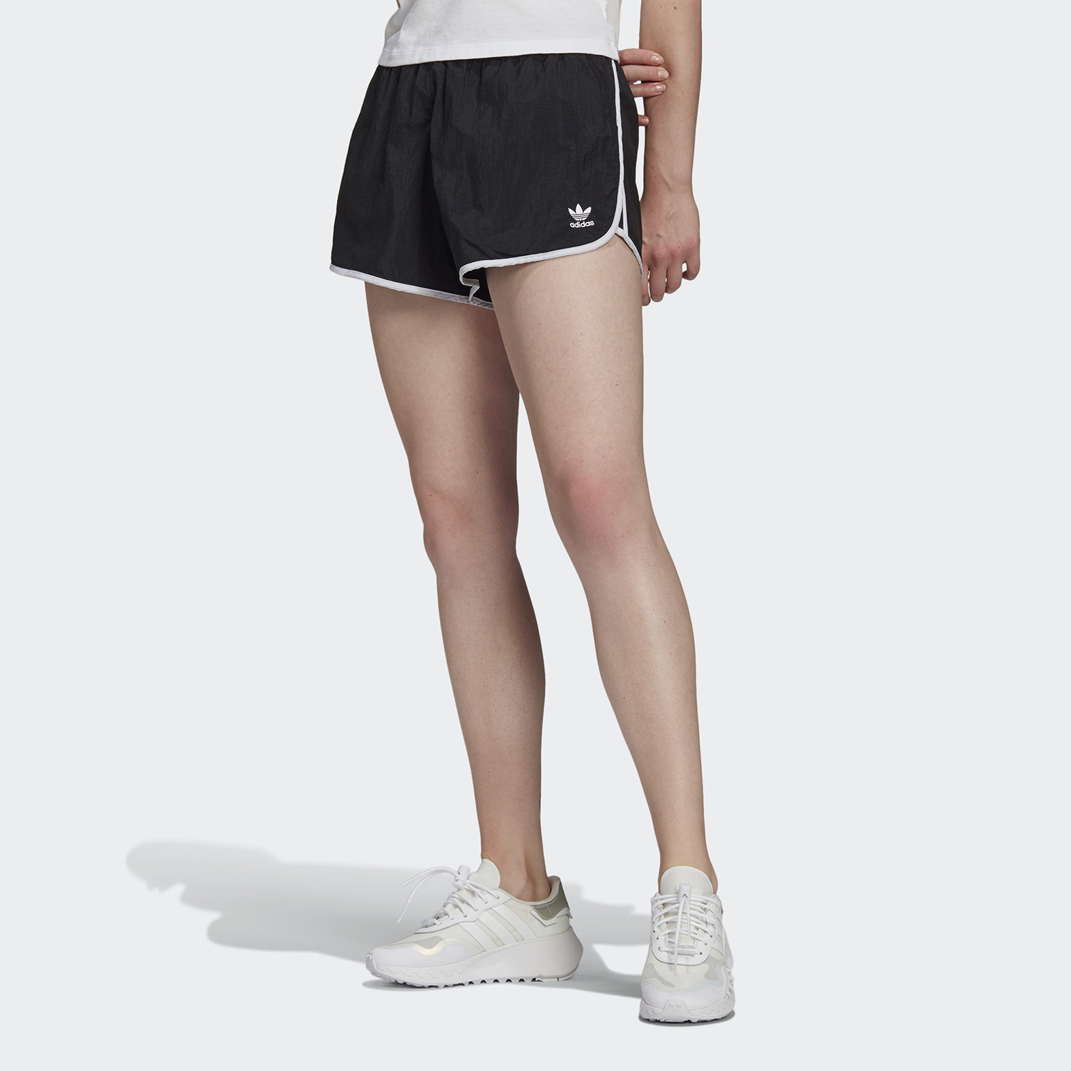 adidas-Originals-Adicolor-Classics-3-Stripes-Γυναικείο-Σορτς-9000068596_1469