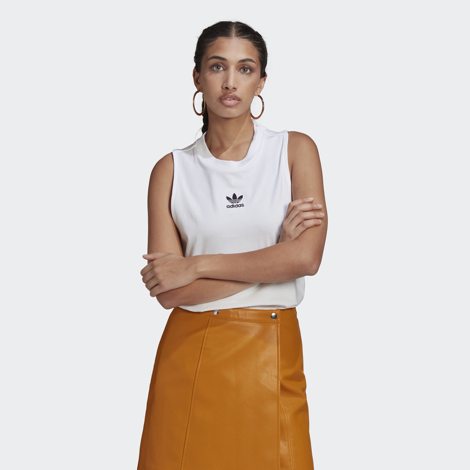 adidas-Originals-Adicolor-Classics-Γυναικεία-Αμάνικη-Μπλούζα-9000068599_1539