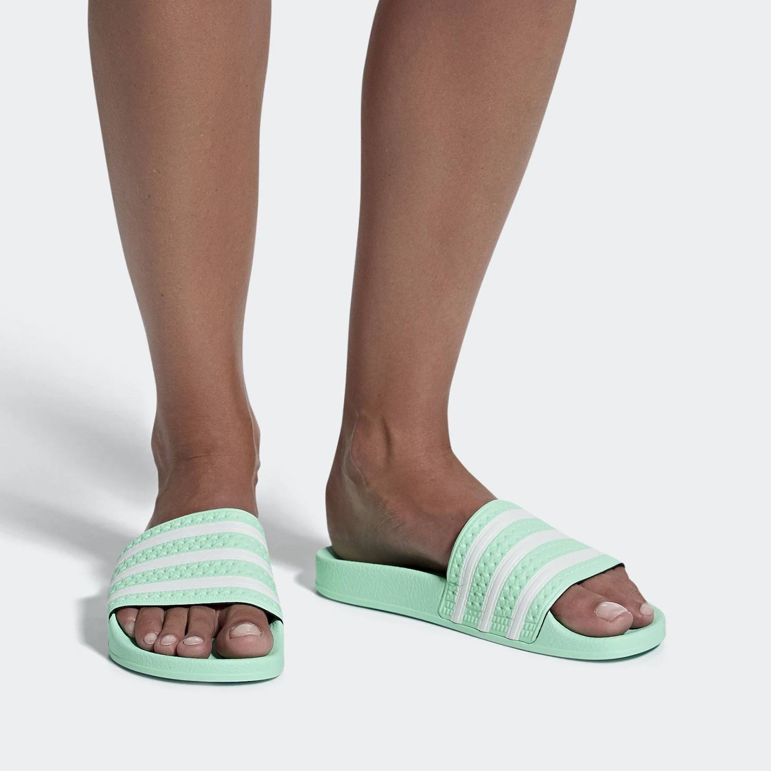 adidas-Originals-Adilette-Γυναικείες-Slides-9000022457_36767