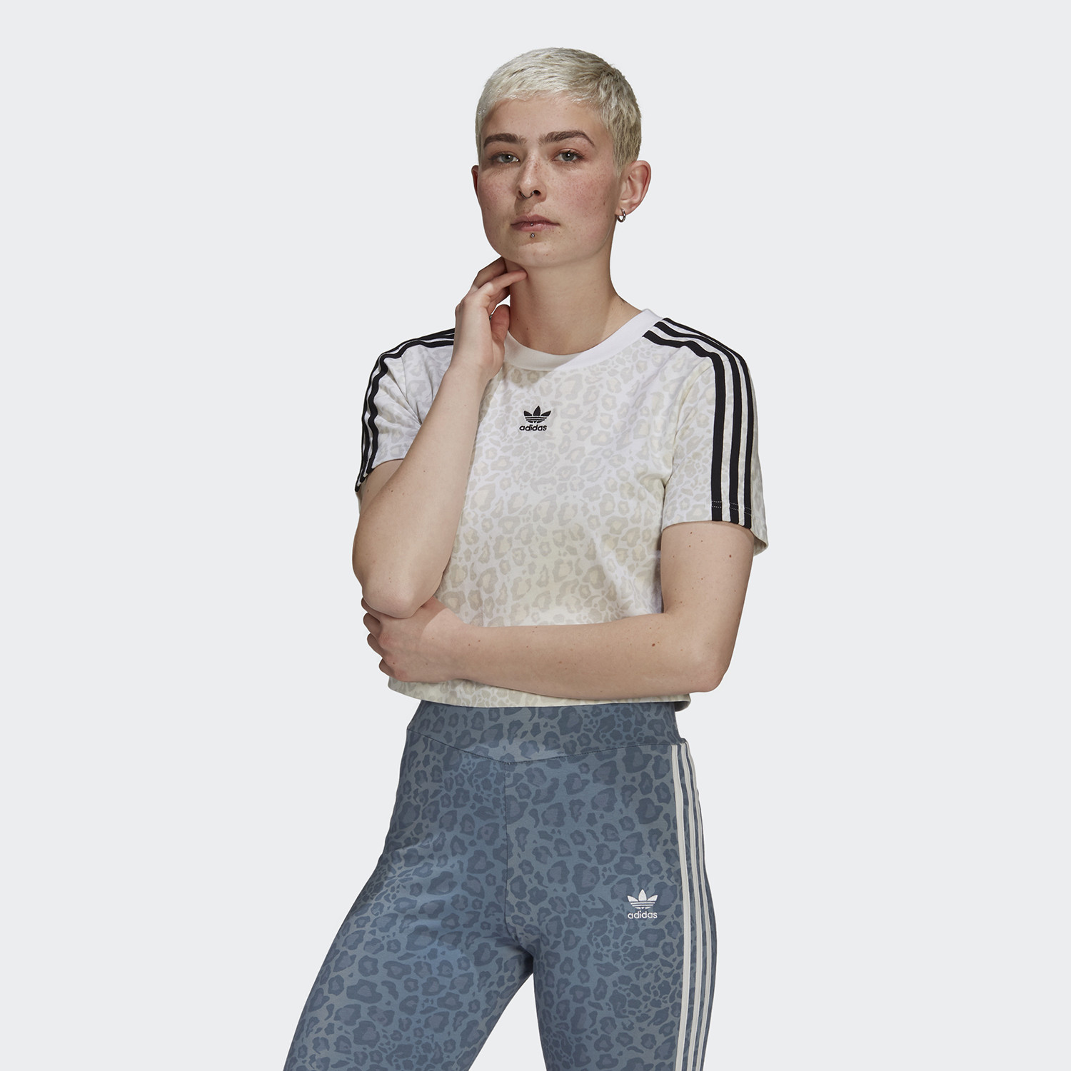 adidas-Originals-Animal-Print-Cropped-Γυναικείο-T-Shirt-9000074418_51734