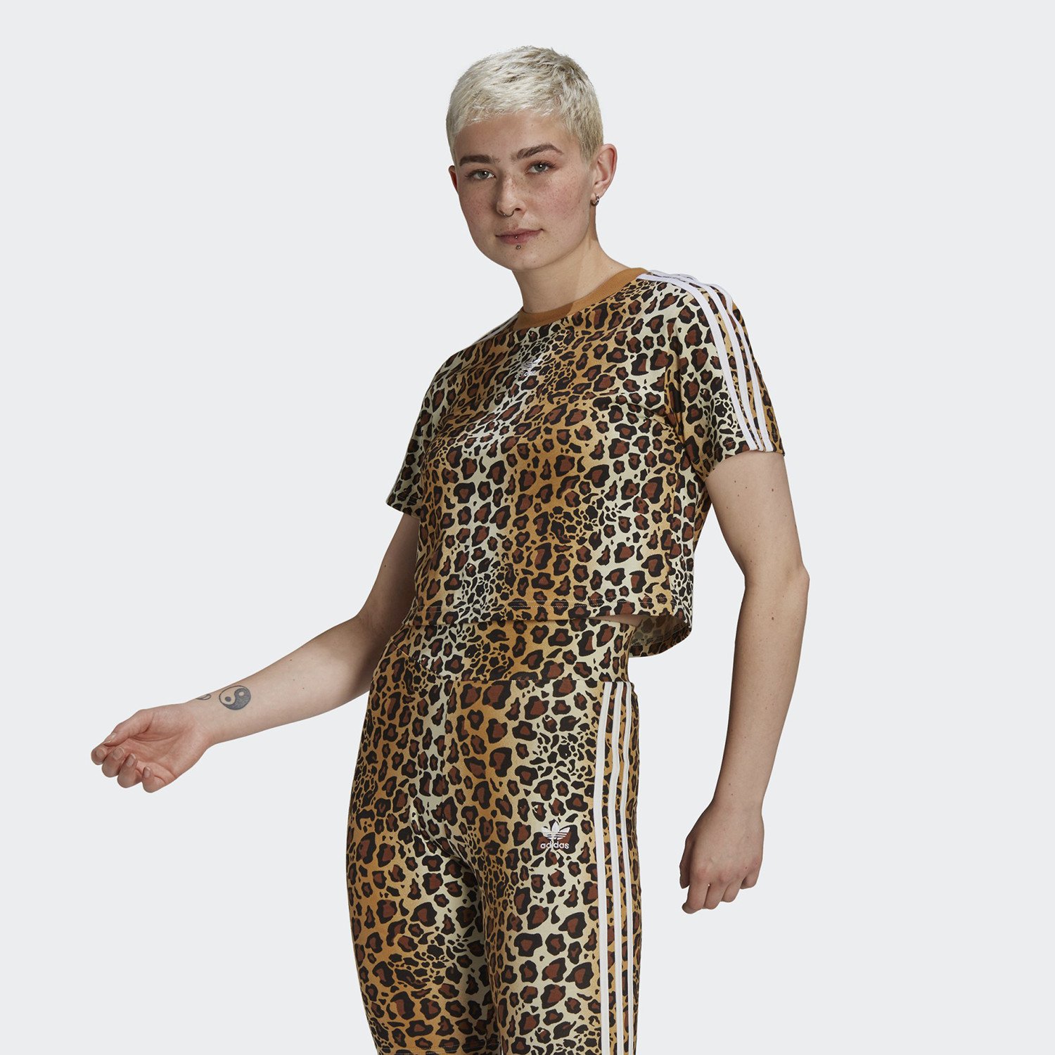 adidas-Originals-Animal-Print-Γυναικείο-Crop-Top-9000074417_51733