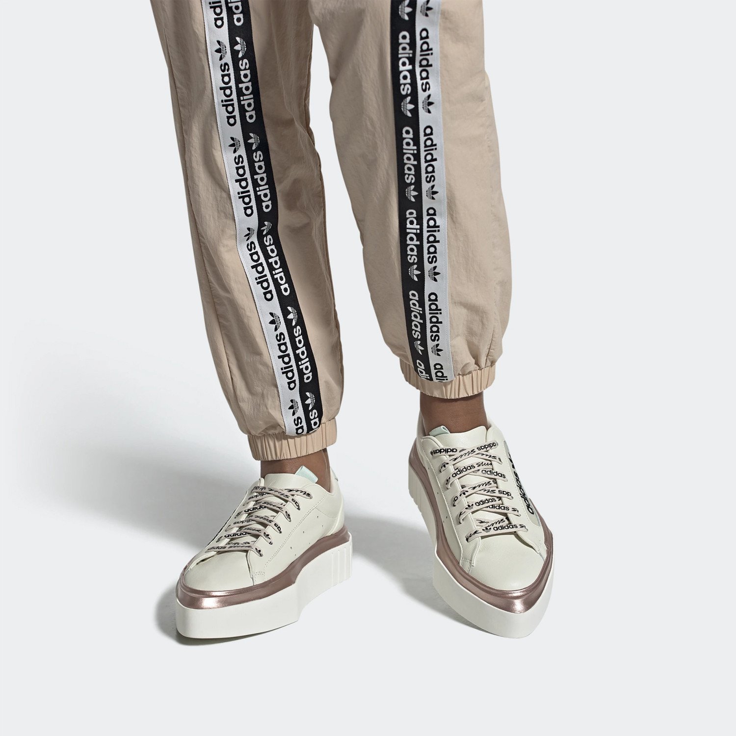 adidas-Originals-Hypersleek-Γυναικεία-Sneakers-9000046415_43732