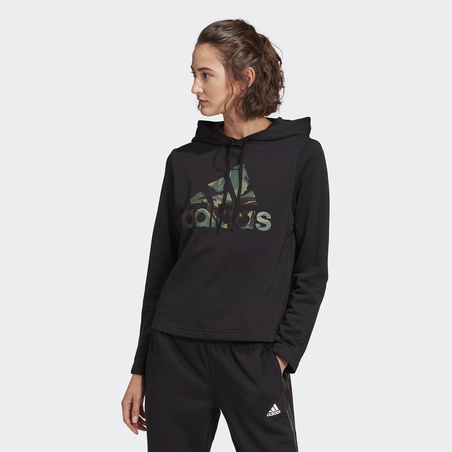 adidas-Performance-Essentials-Camouflage-Logo-Γυναικείο-Φούτερ-με-Κουκούλα-9000074164_1469