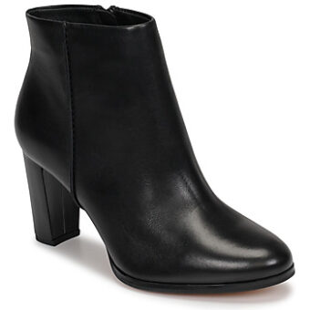 Μποτίνια Clarks KAYLIN FERN 2 ΣΤΕΛΕΧΟΣ: Δέρμα & ΕΠΕΝΔΥΣΗ: Ύφασμα & ΕΣ. ΣΟΛΑ: Ύφασμα & ΕΞ. ΣΟΛΑ: Καουτσούκ