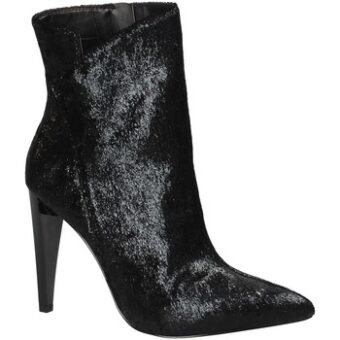 Μποτίνια Guess FLOP24 FAM10