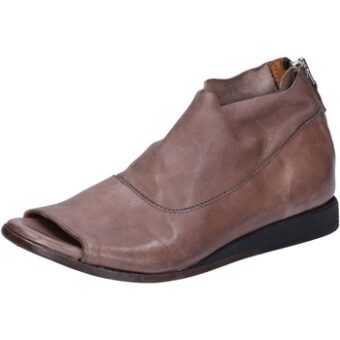 Μποτίνια Moma tronchetti beige pelle BX985