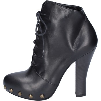 Μποτίνια Vic stivaletti nero pelle AY141 Μποτίνια Vic stivaletti nero pelle AY141