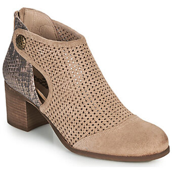 Μπότες Casta COA ΣΤΕΛΕΧΟΣ: Δέρμα προβάτου & ΕΠΕΝΔΥΣΗ: Δέρμα χοίρου & ΕΣ. ΣΟΛΑ: & ΕΞ. ΣΟΛΑ: Συνθετικό